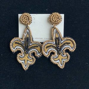 Black and gold beaded fleur-de-lis earrings